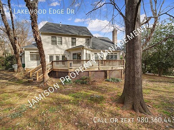 3rd image of 3117 Lakewood Edge Dr
