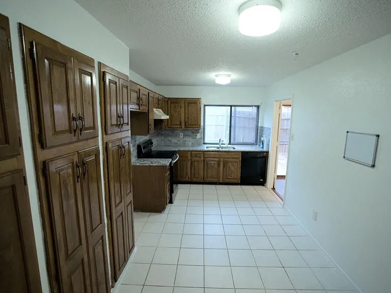 10906 Listi Dr #HOUSE — Photo 3