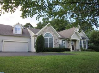 228 Sugarberry Ln, Langhorne, PA 19047