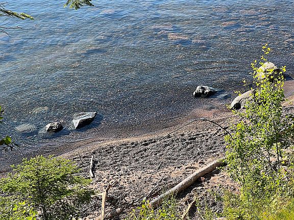Beach for swimming/wading