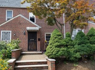 5628 206th St, Oakland Gardens, NY 11364