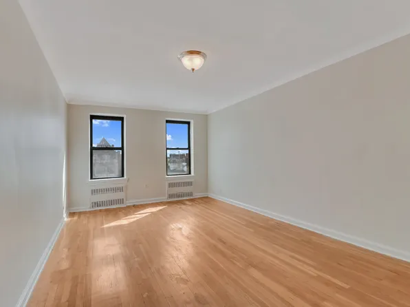 359 Ovington Avenue image 4 of 19