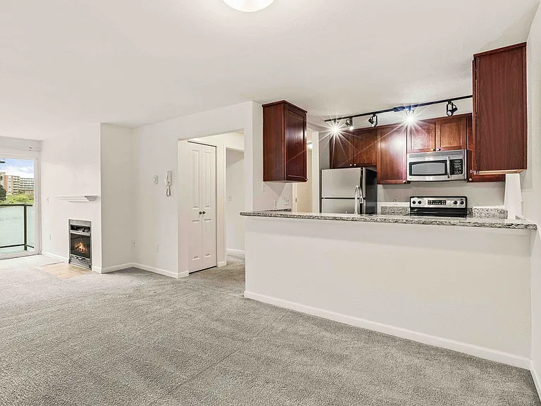 13426 Greenwood Ave N #306 — Photo 9