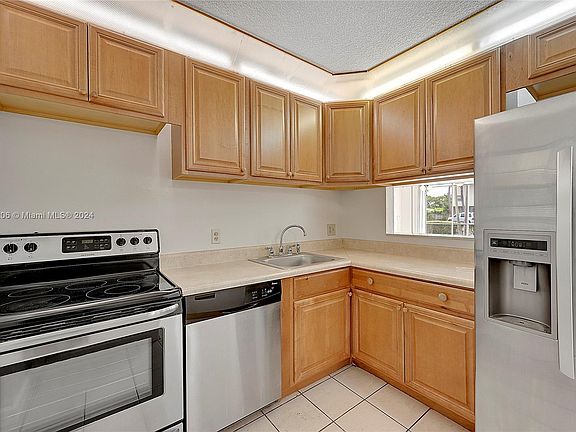 2nd image of 5431 NE 25th Ave APT 104B