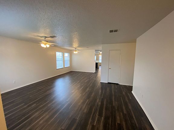 3rd image of 8732 Hunters Creek Dr