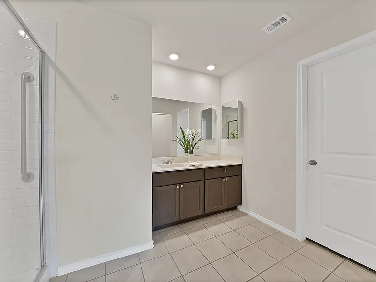 1311 Emi Kate Ln — Photo 4
