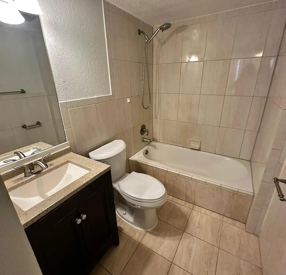 2 bed, 2.0 bath, 1116 sqft, $2,200 — Photo 2