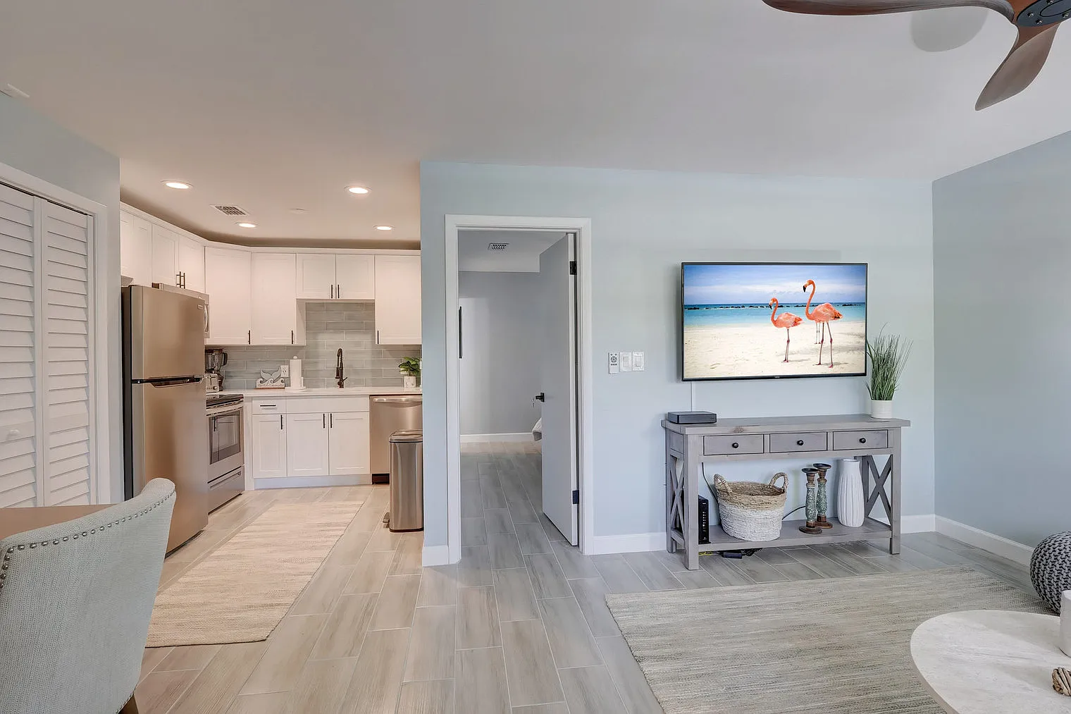 1 bed, 1.0 bath, $4,800 — Photo 3