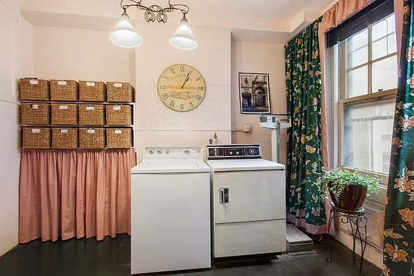 Sold by Janet Aimone Robilotti & Associates | media 18