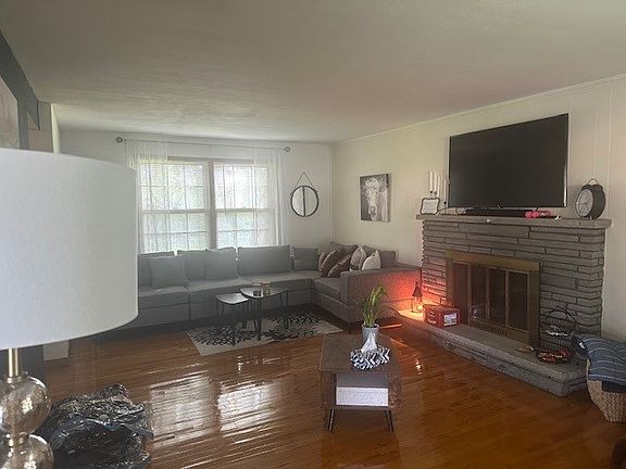 3rd image of 50 Bayberry Cir