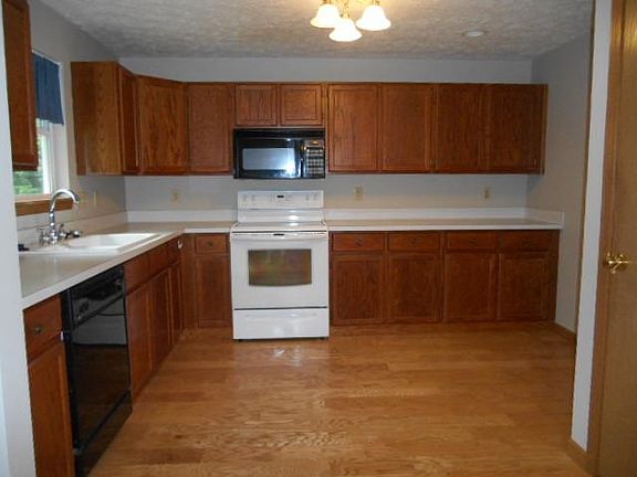 4th image of 829 Pegan Dr