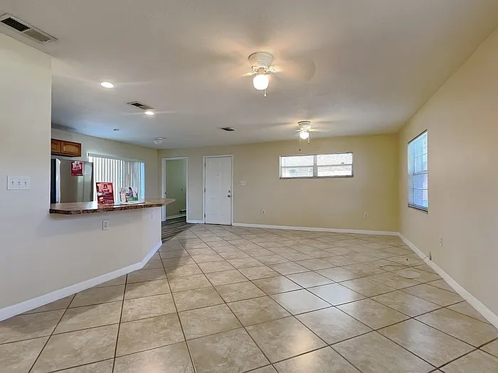 3 bed, 2.0 bath, 1333 sqft, $1,645 — Photo 4