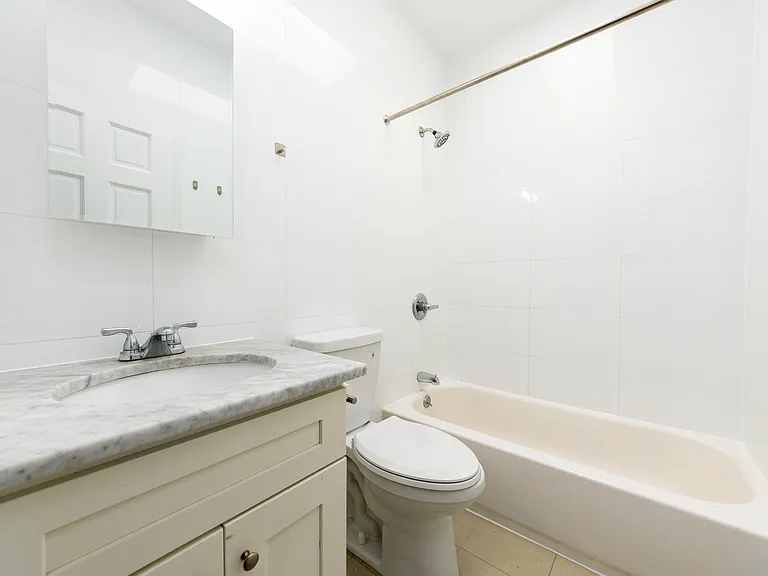 906 Willoughby Ave #2 — Photo 13