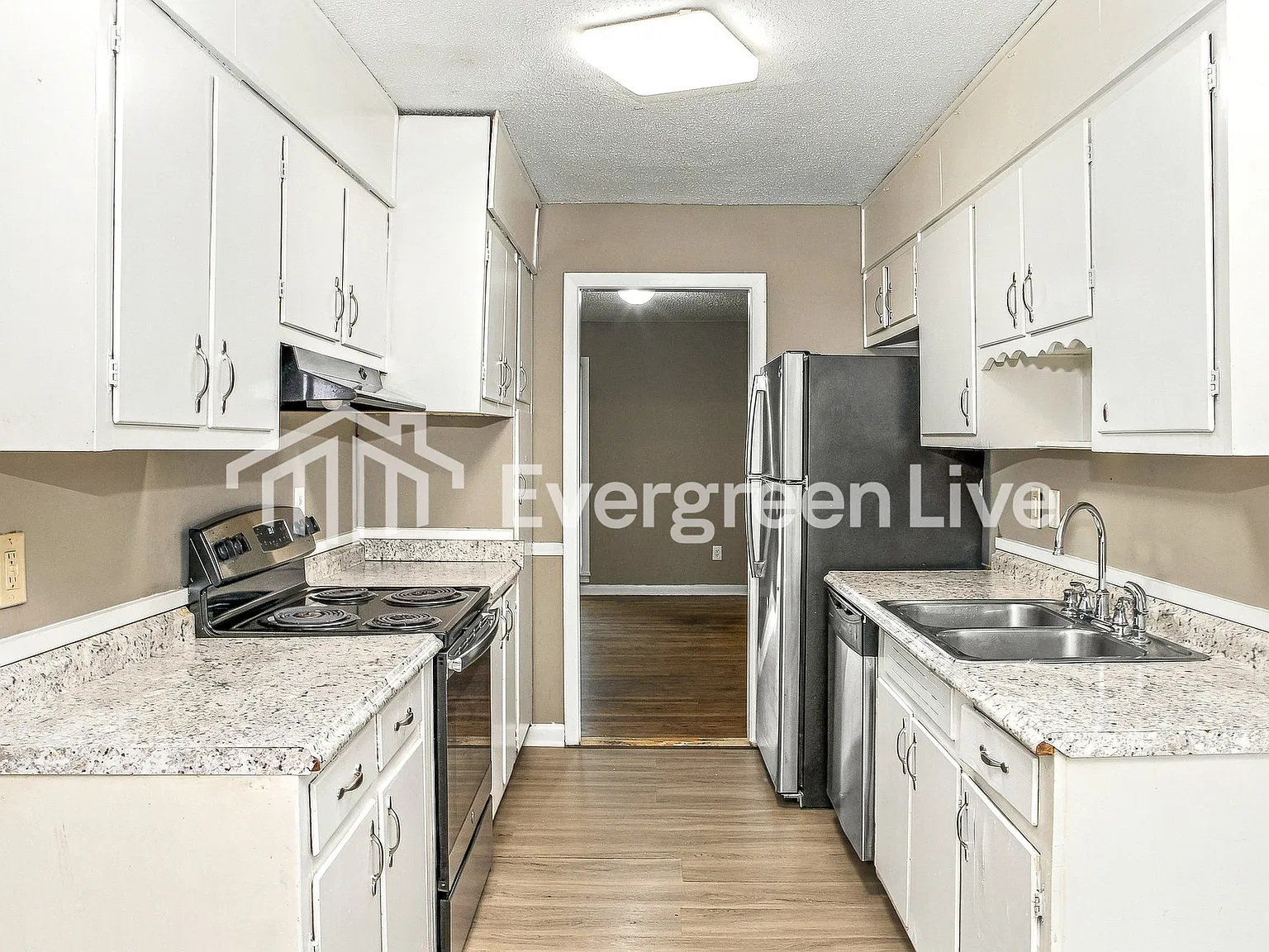 4 bed, 2.0 bath, 2194 sqft, $1,645 — Photo 4