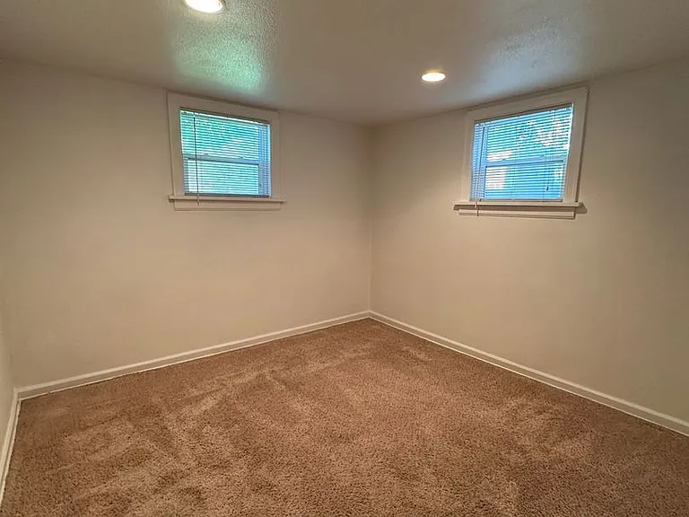 109 Yellowstone Ave — Photo 9