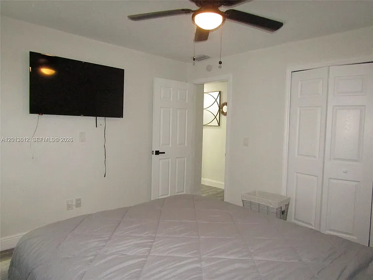 2447 Messina Ave — Photo 12