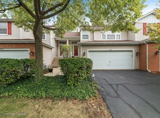 6565 Snug Harbor Dr, Willowbrook, IL 60527