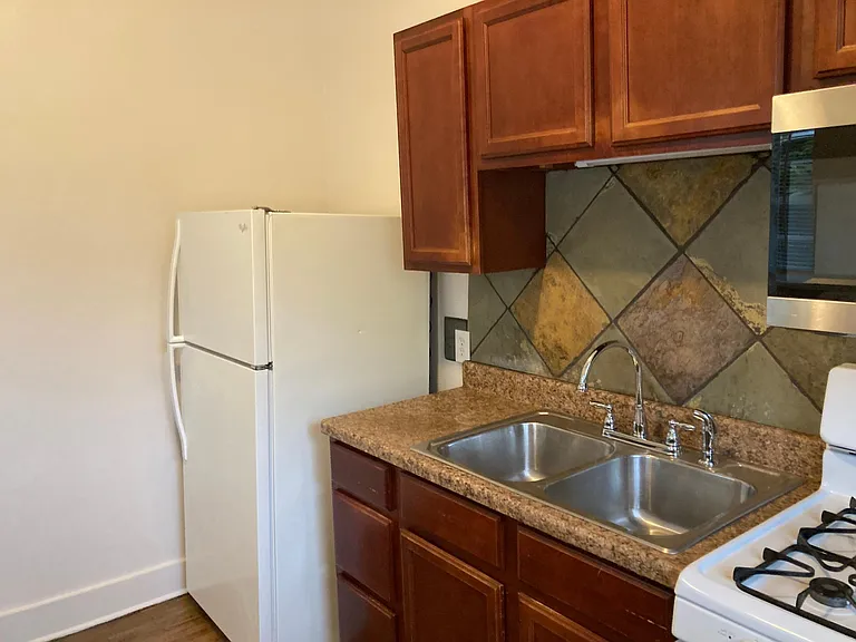 2119 E 1st St — Photo 15
