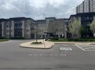 570 Lolita Gdns #326, Mississauga, ON L5A 0A1