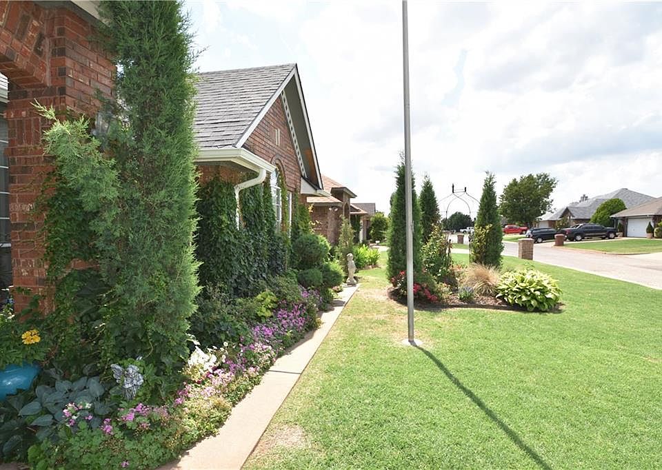 1st image of 2612 NW 160th Ter