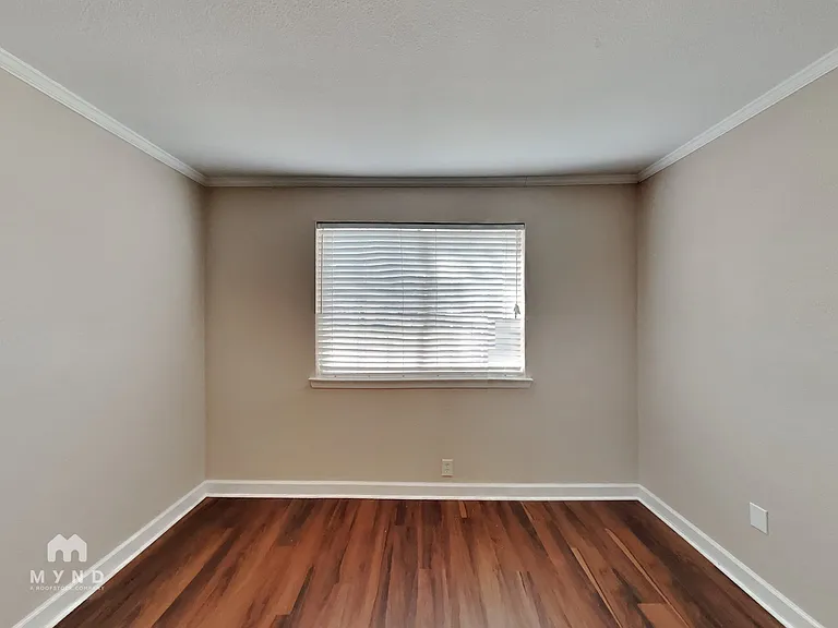 129 NE Michael Dr — Photo 7