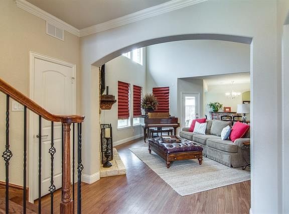 3rd image of 6829 Wren Ln