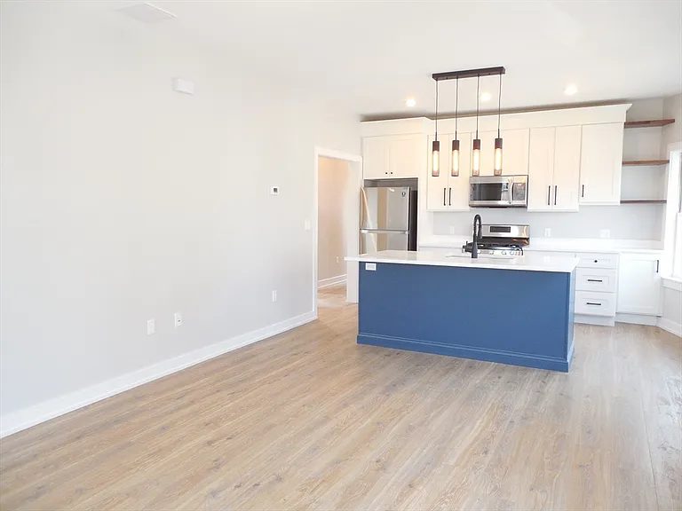 88 School St #B — Photo 3