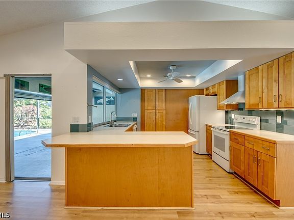 2nd image of 1419 SE 39th Ter