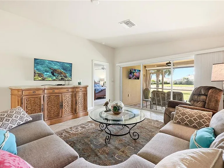 8664 Genova Ct — Photo 9