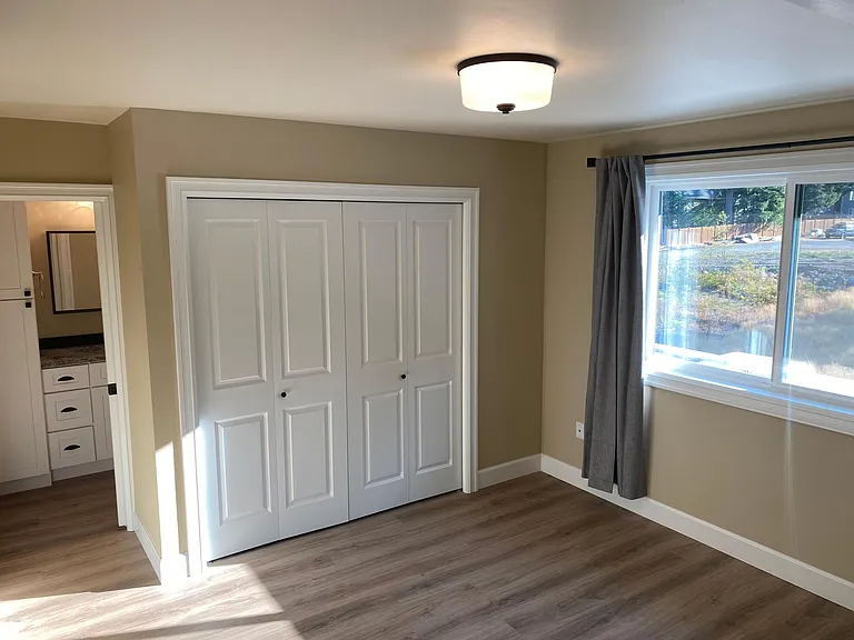 2 Bedrooms w/ Views!
