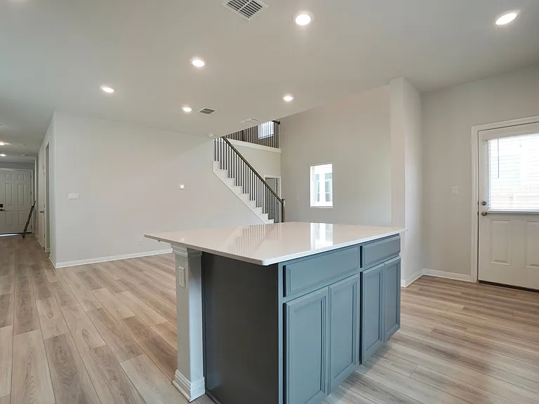 2513 Danbury Ln — Photo 10