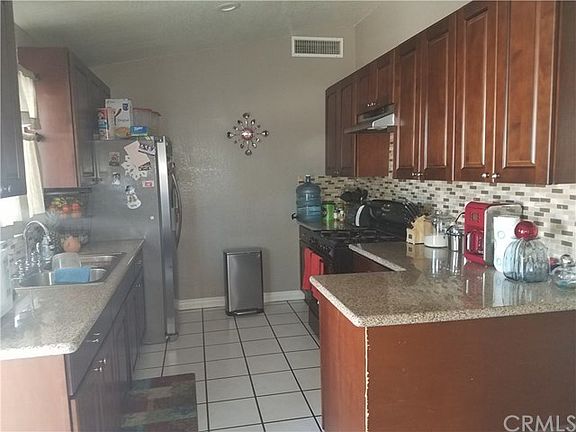 4th image of 25164 Juanita Ave