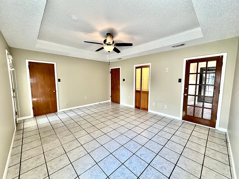 10734 Erin Vale Ave — Photo 15