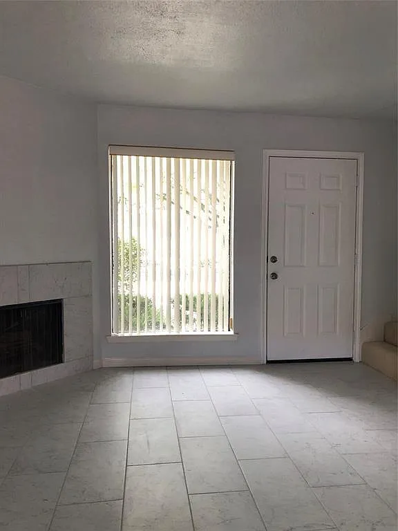 2 bed, 2.5 bath, 1212 sqft, $2,000 — Photo 4