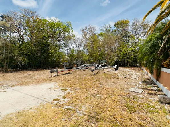 8 S Exuma Rd, Key Largo, FL 33037
