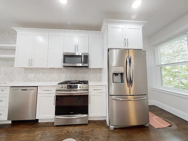 7 Strathmore Rd #2 — Photo 1
