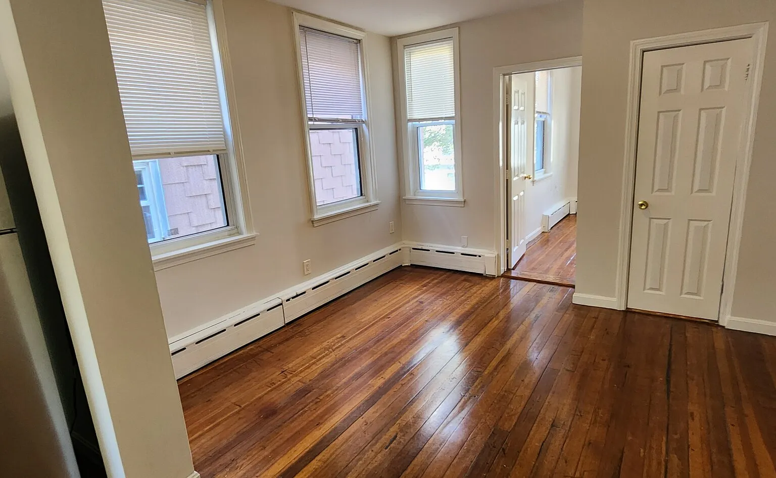 2 bed, 1.0 bath, 900 sqft, $2,700 — Photo 3