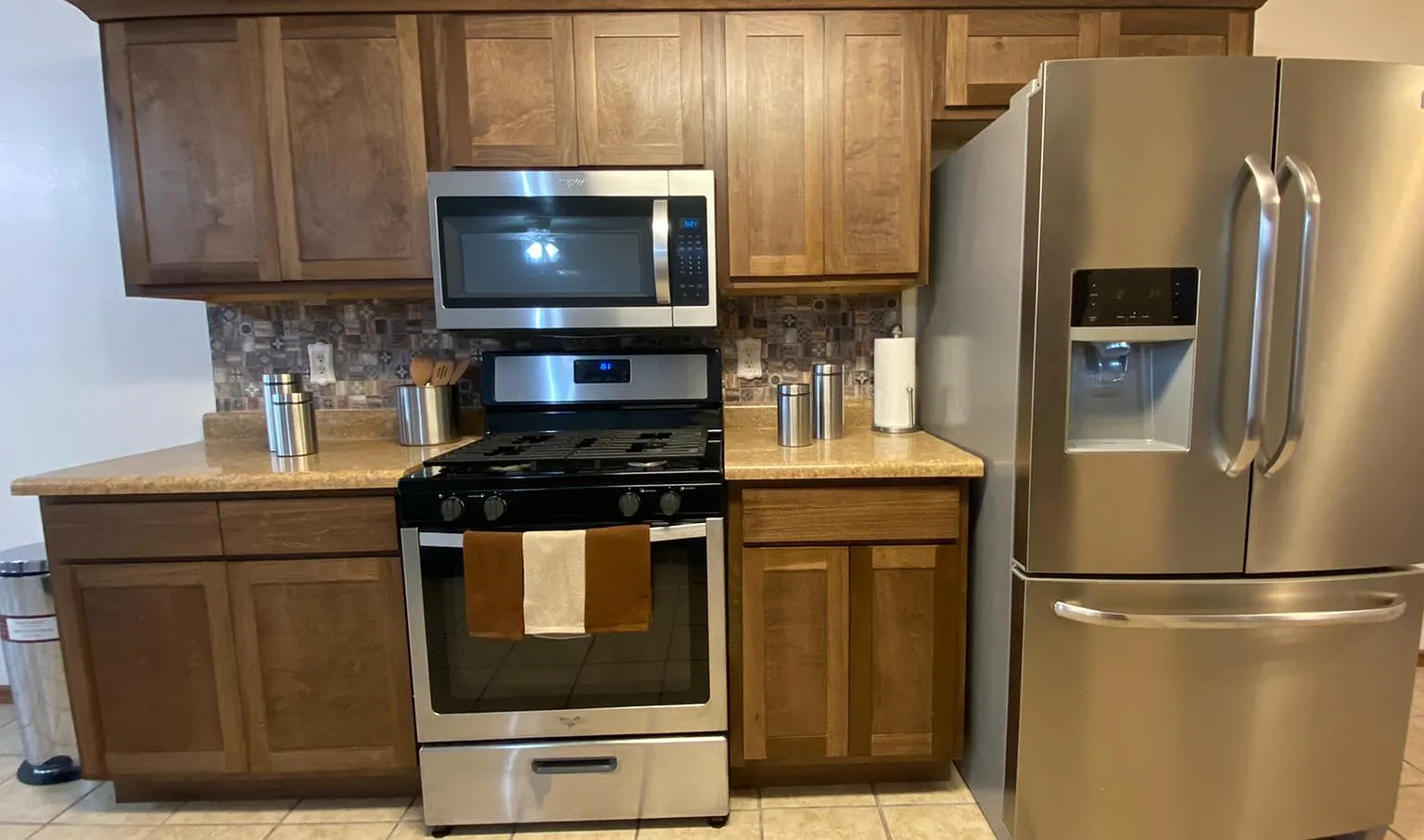 3 bed, 2.0 bath, 1433 sqft, $1,650 — Photo 4