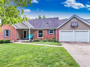 1612 Forestview Ridge Ln, Ballwin, MO 63021