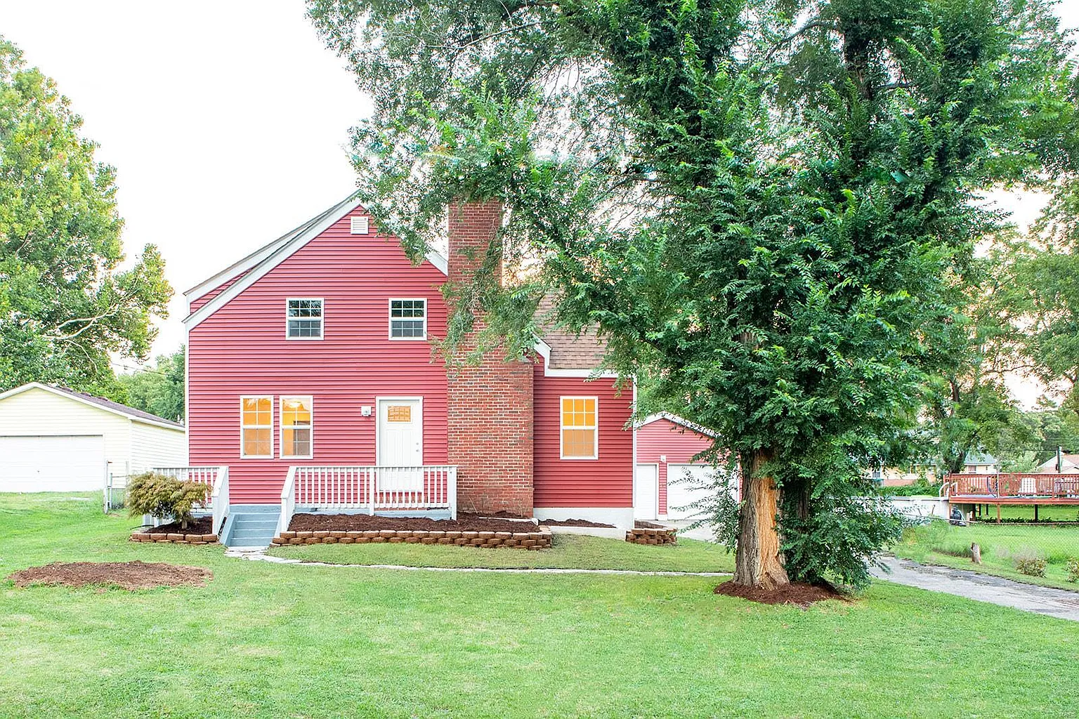 224 Bender Ave photo 1