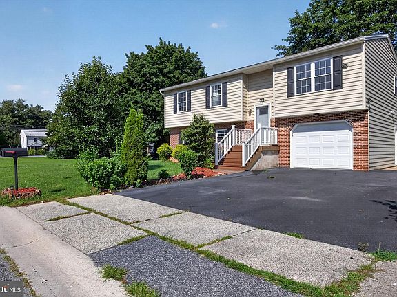 2nd image of 2 Raspberry Dr