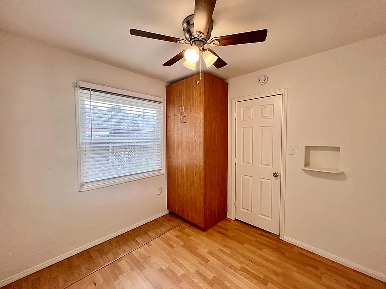 Bedroom (2)