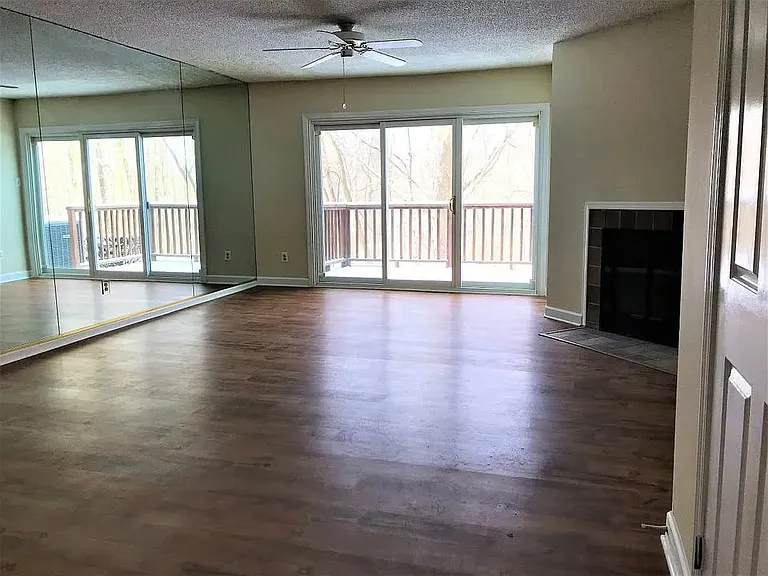 104 Cavalry Ct — Photo 9