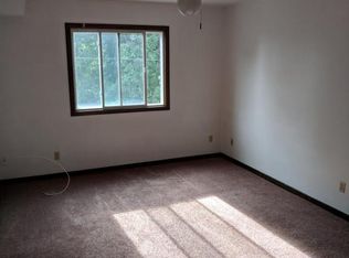 825 Grove Ave APT 11, Garner, IA 50438