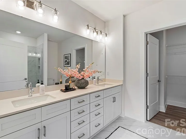3423 Holabird Ln — Photo 17