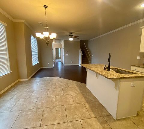 5th image of 1047 N Leverett Ave