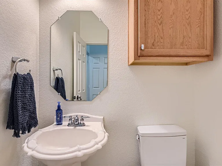 1717 Thompson Trl — Photo 12