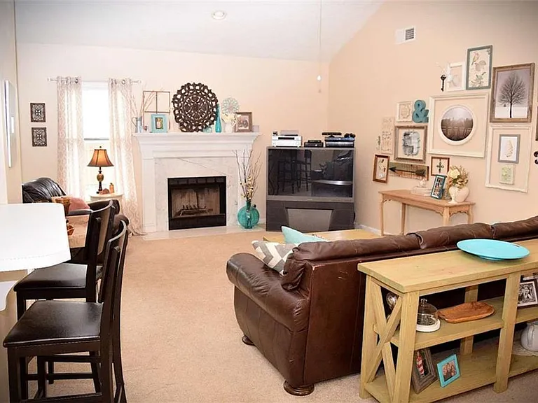 450 Running Fawn Dr — Photo 7