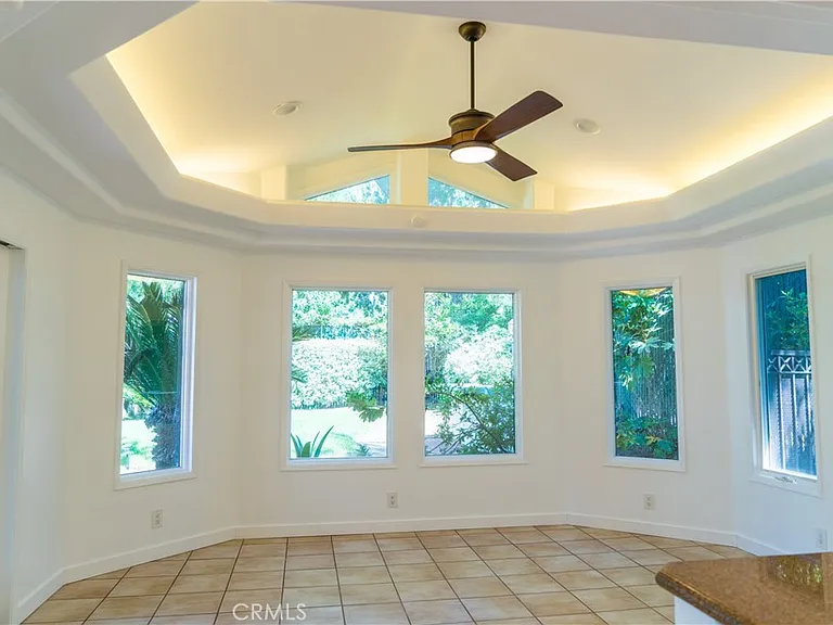 5054 Encino Ave — Photo 32