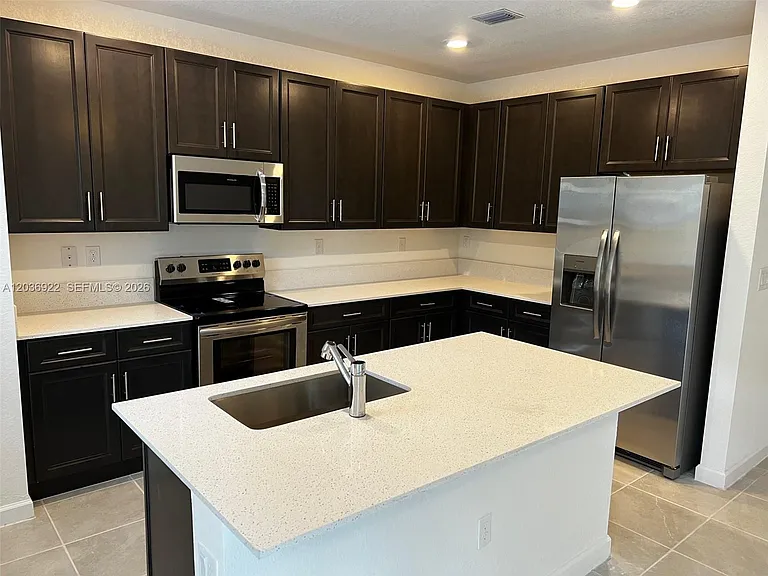 1120 SE 26th Ter #1120 — Photo 13